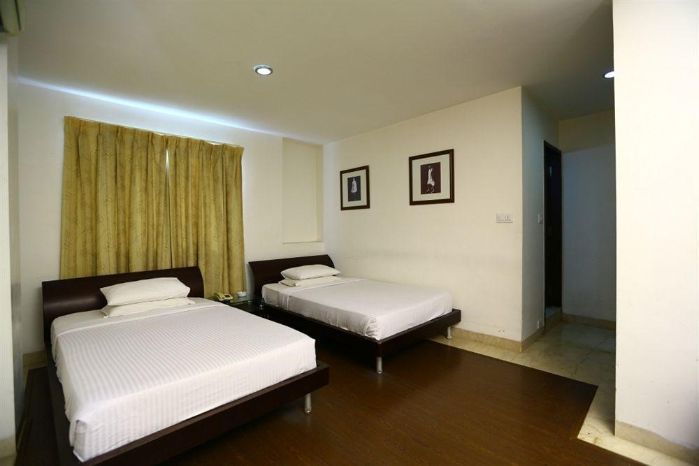 Hotel Oriental Inn Ченнаї Екстер'єр фото