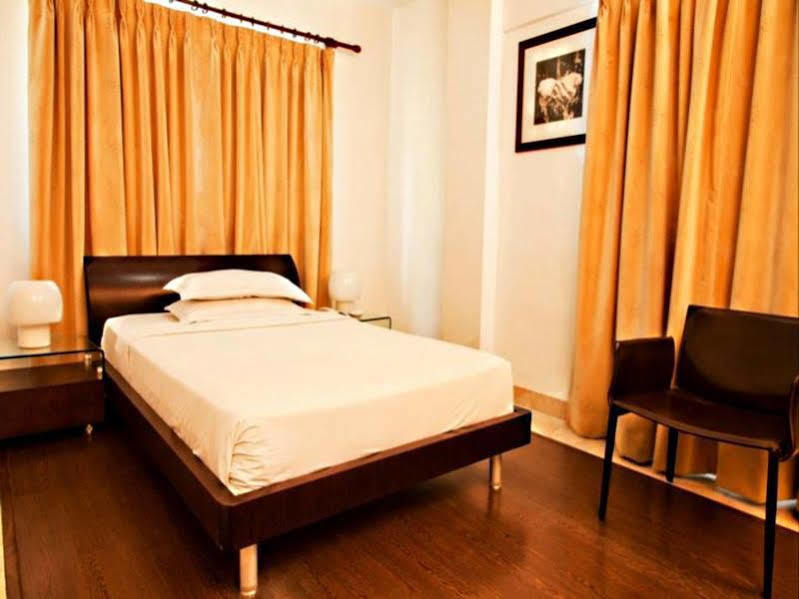 Hotel Oriental Inn Ченнаї Екстер'єр фото